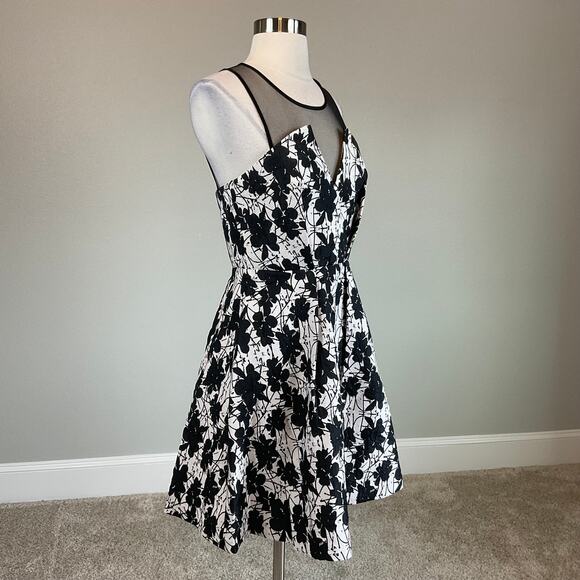 BCBGeneration Floral Print Fit and Flare Cocktail Dress Black and White Size 6 - Picture 2 of 11